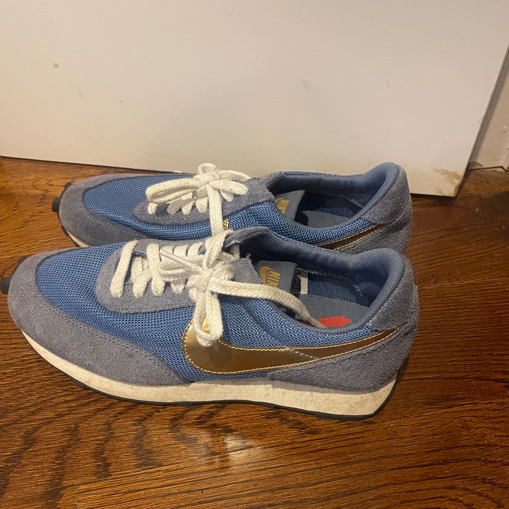 Nike Daybreak SP Sneakers – Unisex Size 8 (fits women’s size 9)